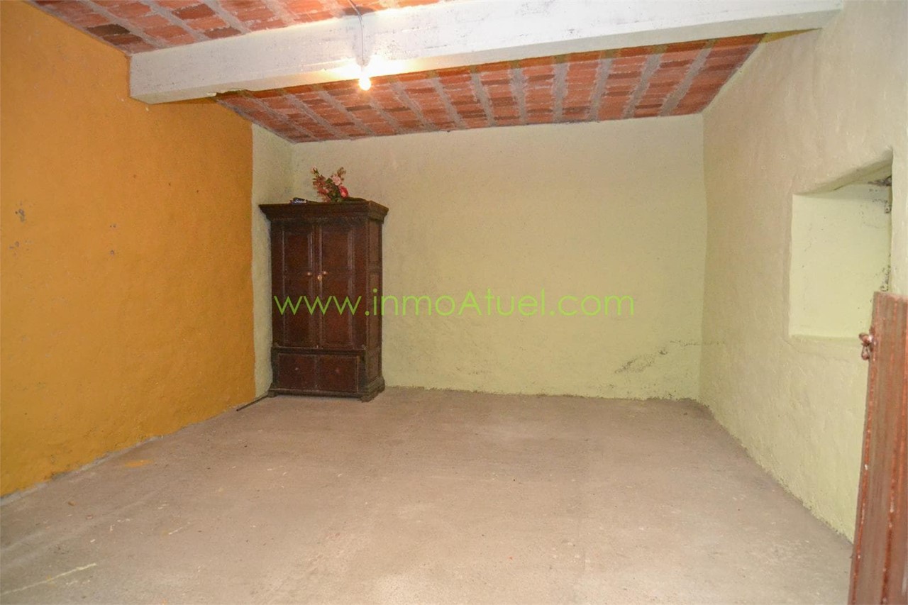 Foto 10 ¡ OPORTUNIDAD ! Casa de dos alturas de 330m2, zona Porzomillos (A 25 minutos de Coruña ).- 