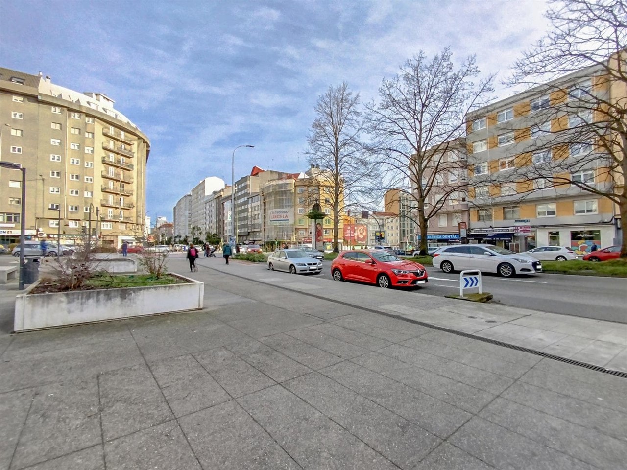 Foto 3 Plaza de garaje en concesión para coche grande o furgoneta, zona Parque de Vioño (VIOÑO PLAZA).- 